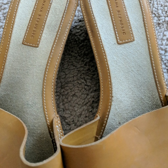 Banana Republic slides - Picture 4 of 5